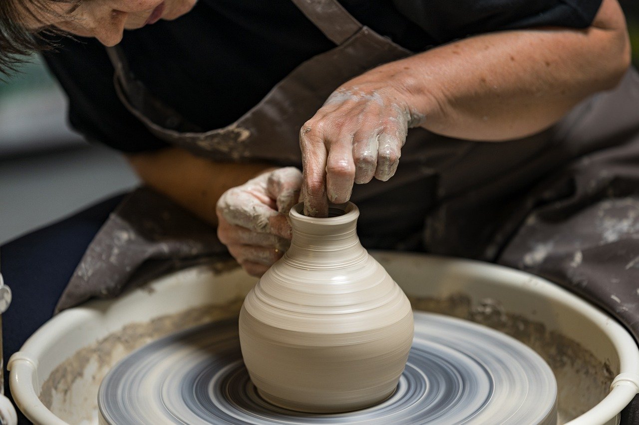 Quelle est la différence entre poterie et céramique ? - Lapincitron